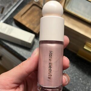 Rare Beauty Positive Light Liquid Luminizer Enchant